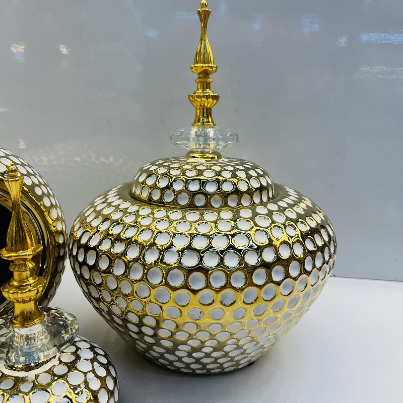 Golden white dot ceramic vase, Nordic modern American style living room decoration item, flower arrangement vase, home decoration item, vase decoration item, ceramic vase, soft decoration item, vase decoration item, traditional culture ceramic products Item Picture