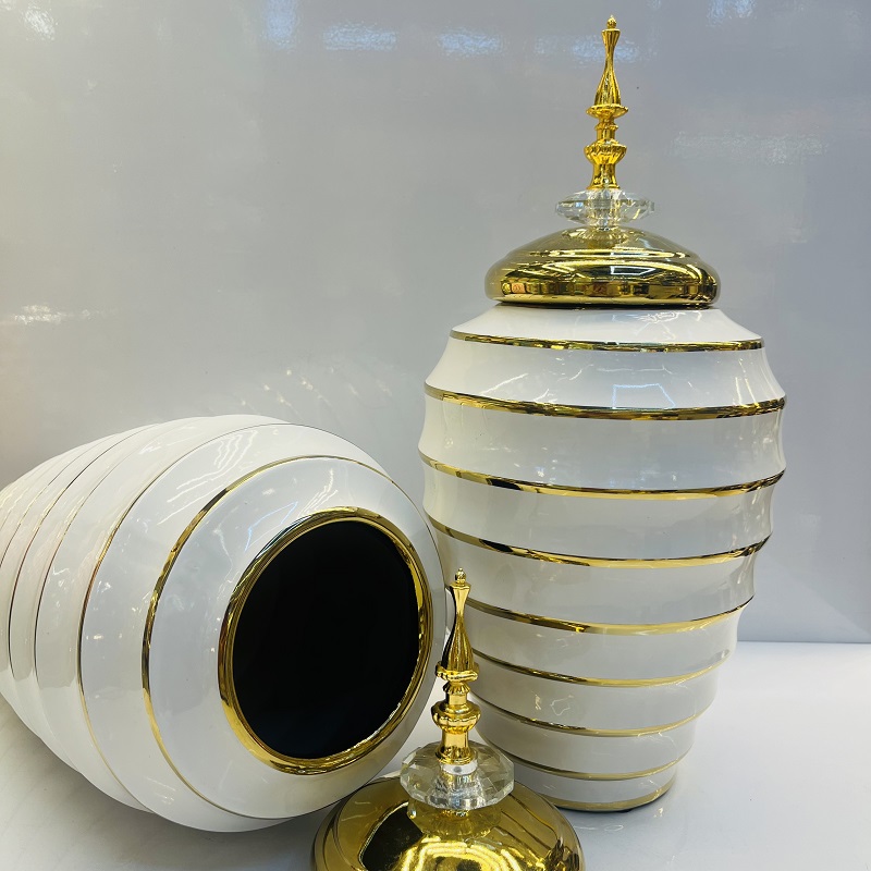 Fine gold striped ceramic vases, Nordic modern American style living room decorative items, flower arrangements, flower vases, home decorative items, vase ornaments, ceramic vases, soft decorative items, wholesale vases, vase ornaments, vase displays, handicrafts and ornaments details Picture