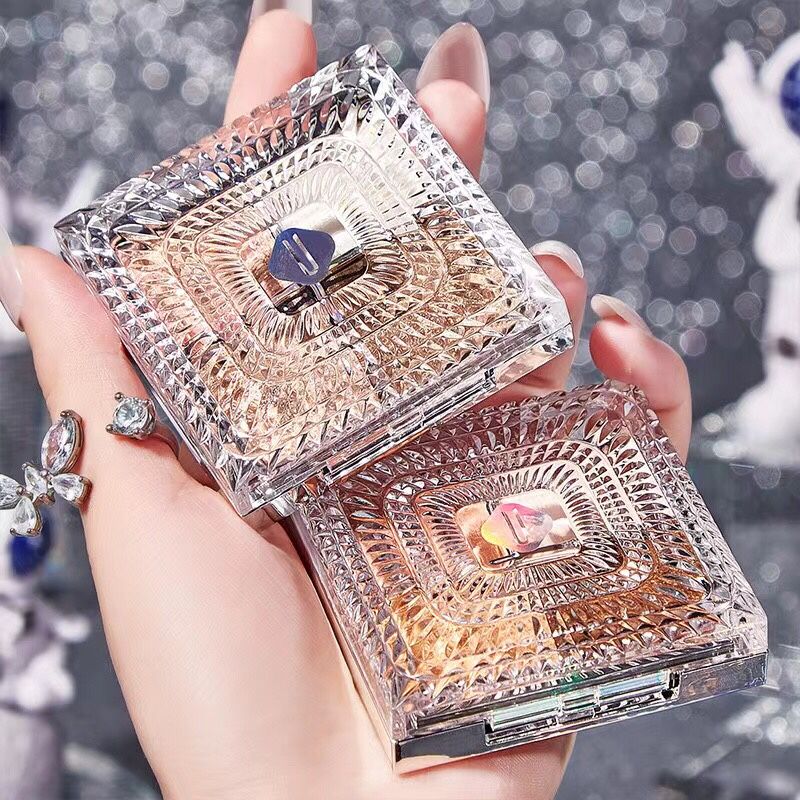 Yuli Yula Starlight Four-color eyeshadow has a fine powder texture that does not fly, high pink saturation, and long-lasting makeup. Manufacturer Specification image
