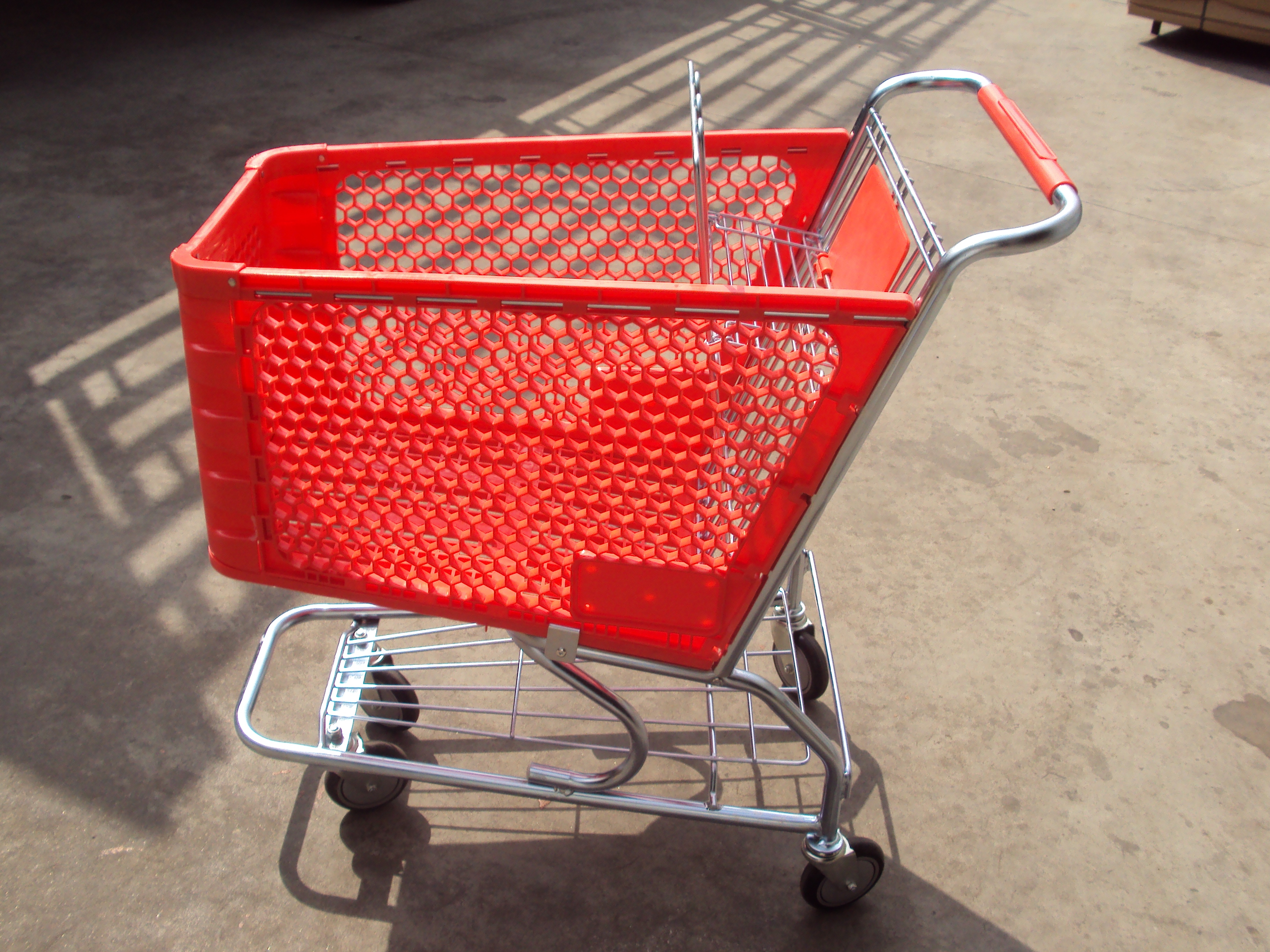 The manufacturer offers American shopping carts and semi-plastic supermarket trolleys in stock details Picture