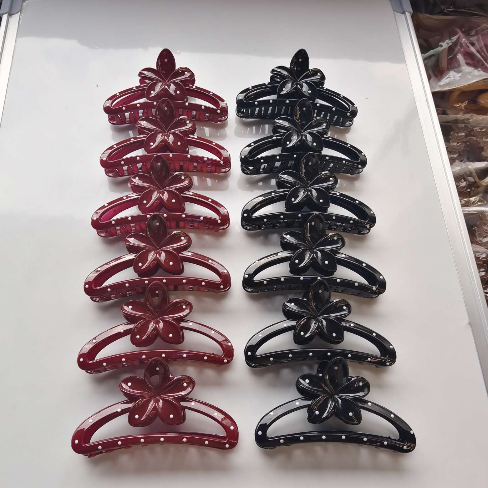 11 cm black and red oil-dripping hairpin