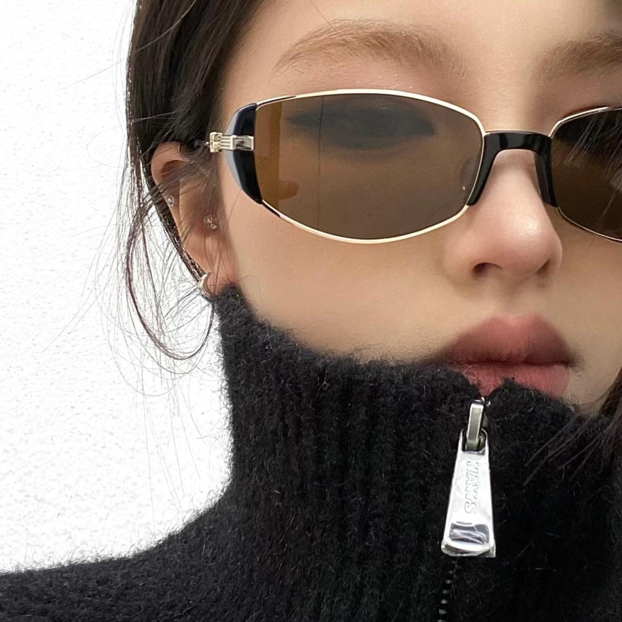 xiaohongshu same style retro small brown sunglasses women's anti-glare metal sunglasses internet celebrity street shot glasses hip hop