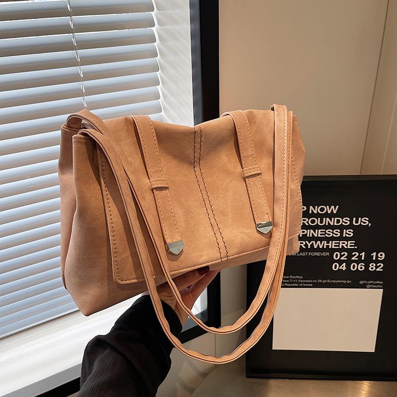 university class big bag ladies 2024 new fashion commuter messenger bag spring and summer large capacity underarm shoulder bag