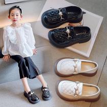 girls' small leather shoes 2024 spring new little girl soft bottom metal buckle pumps children lightweight non-slip black thin shoes pumps
