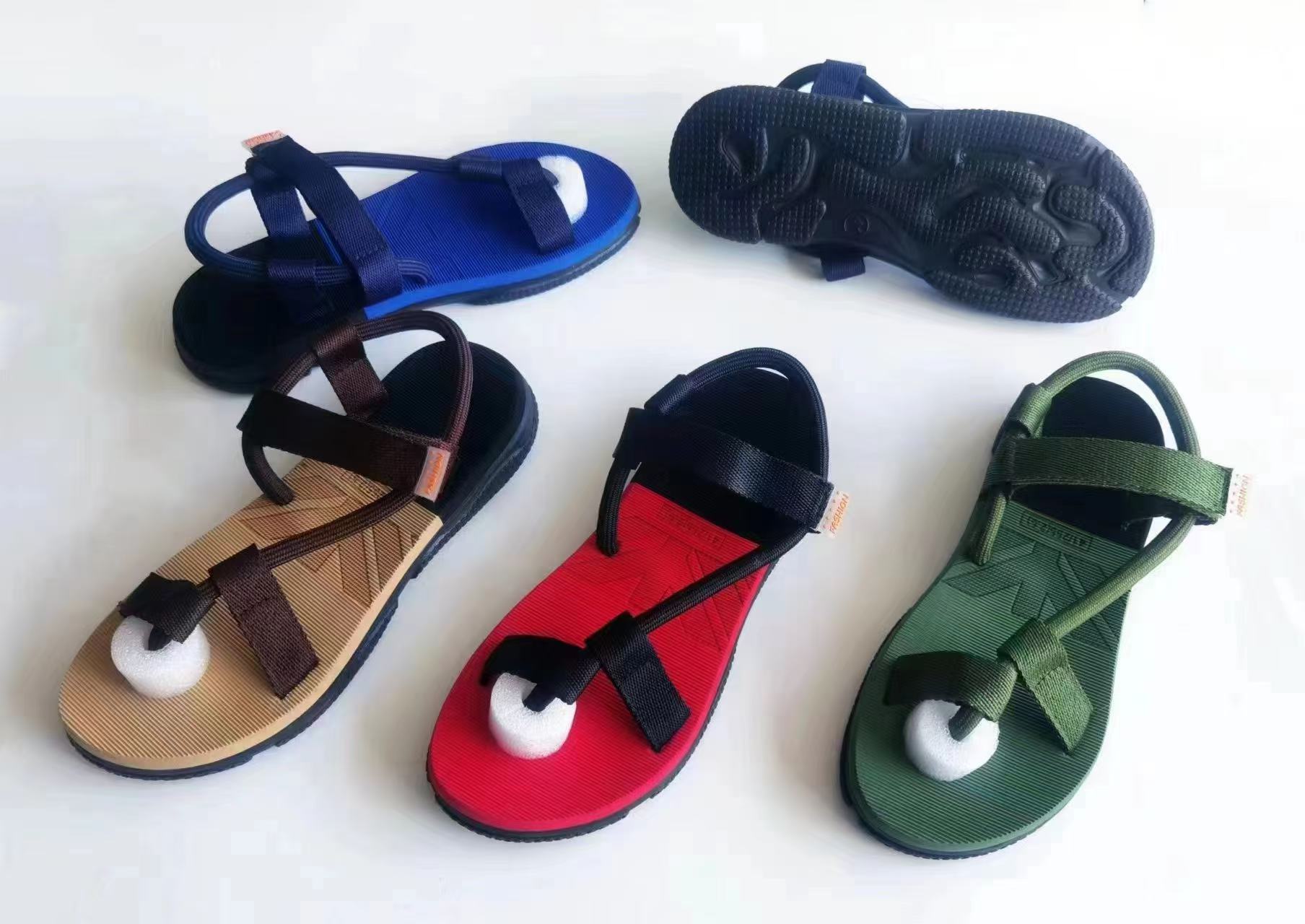 White Dove slippers Men's sandals with hole design, summer beach shoes, leather breathable, lightweight and fashionable men's casual shoes