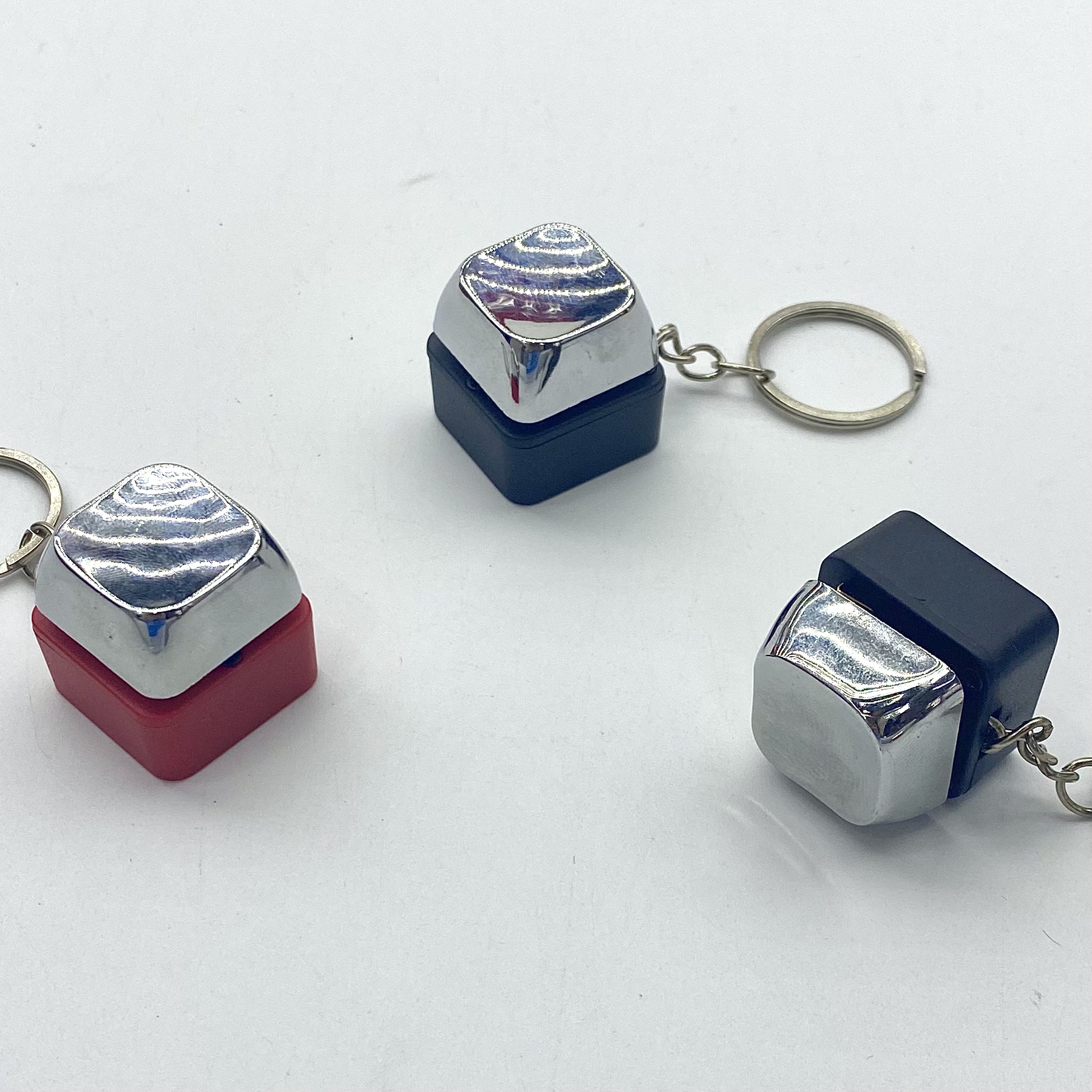 整蛊电人玩具触电键盘按键玩具迷你钥匙扣挂件触电玩具详情3