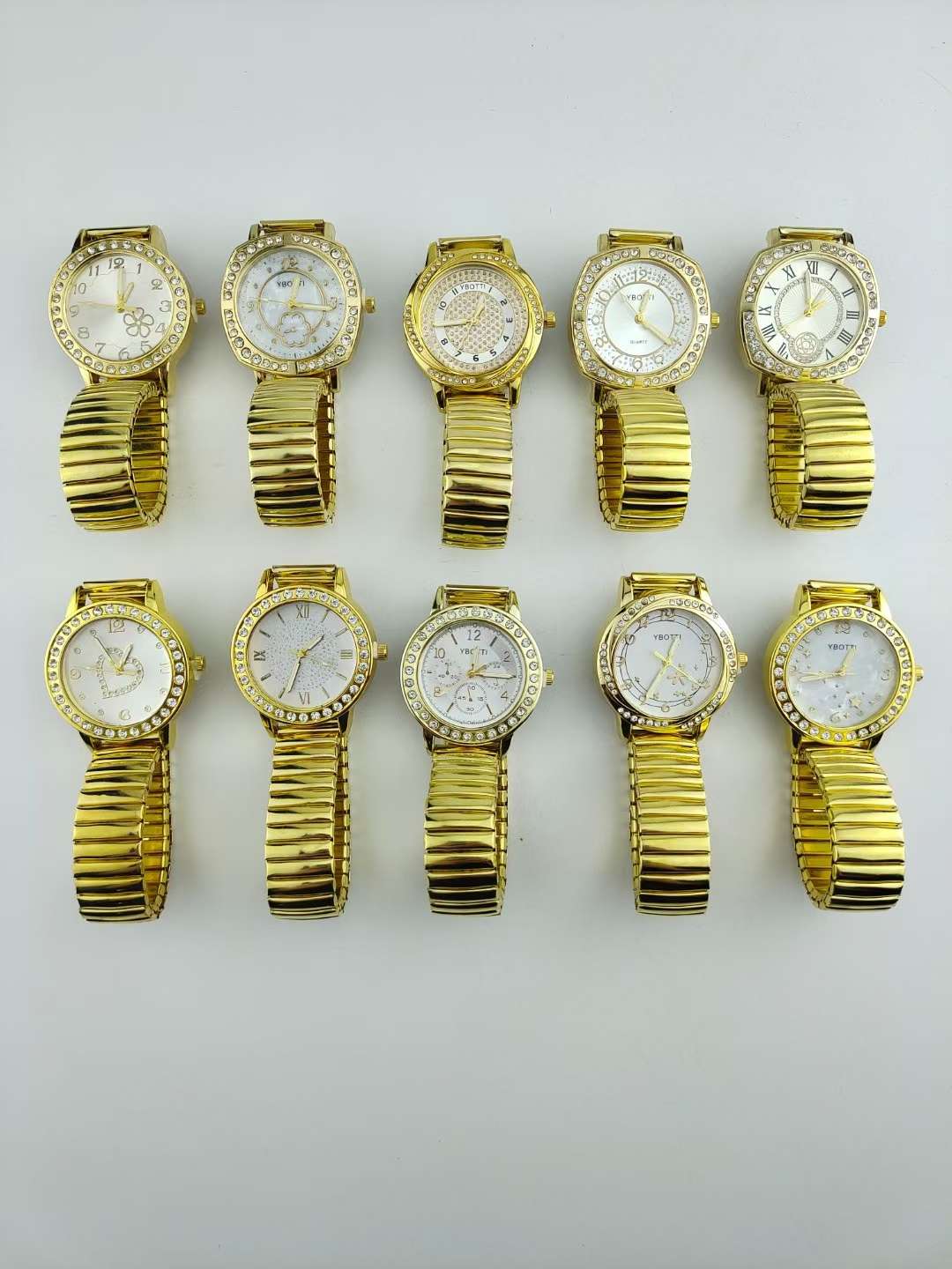 2024 Fashionable ladies' quartz watch, mechanical monster, alien spaceship design, electronic watch, high-end accessory watch, exquisite and durable watch details Picture