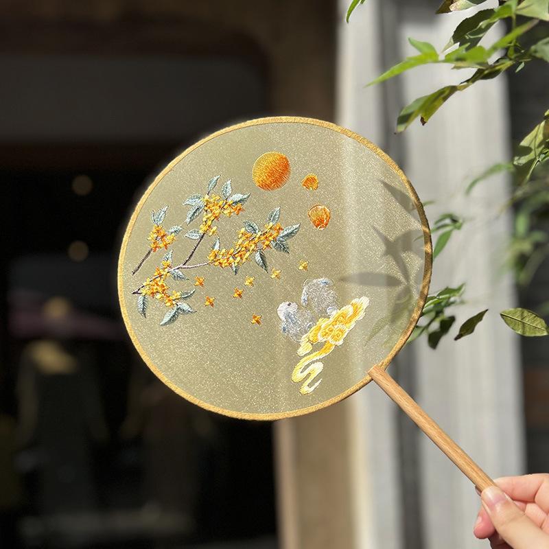 archaistic circular fan chinese style female fan embroidery fan embroidery fan suzhou double-sided embroidery fan hanfu children round fan
