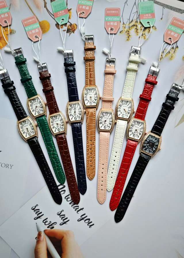 2024时尚女士石英表 饰品表 机械怪兽外星飞船设计 手表电子显示 精致手錶新款详情图3