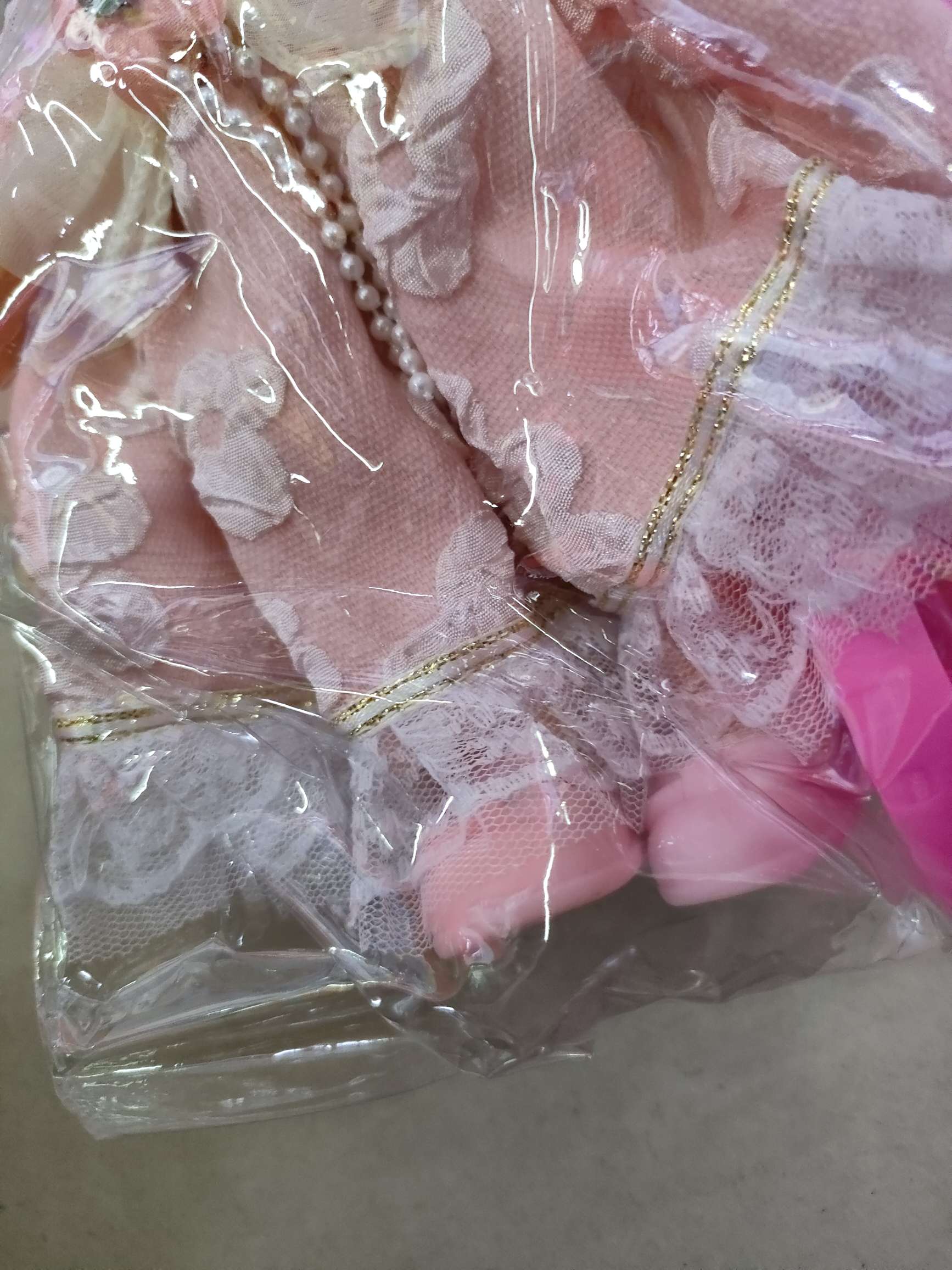 精美娃娃带推车套装，卡头袋包装，清装不混装。19.9元/个，96个/箱。新款热销高档娃娃详情图4