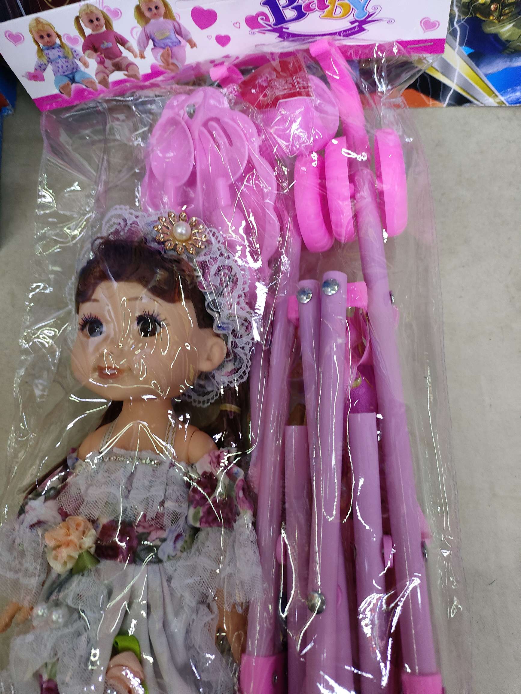 精美娃娃带推车套装，卡头袋包装，清装不混装。19.9元/个，96个/箱。新款热销高档娃娃详情图17