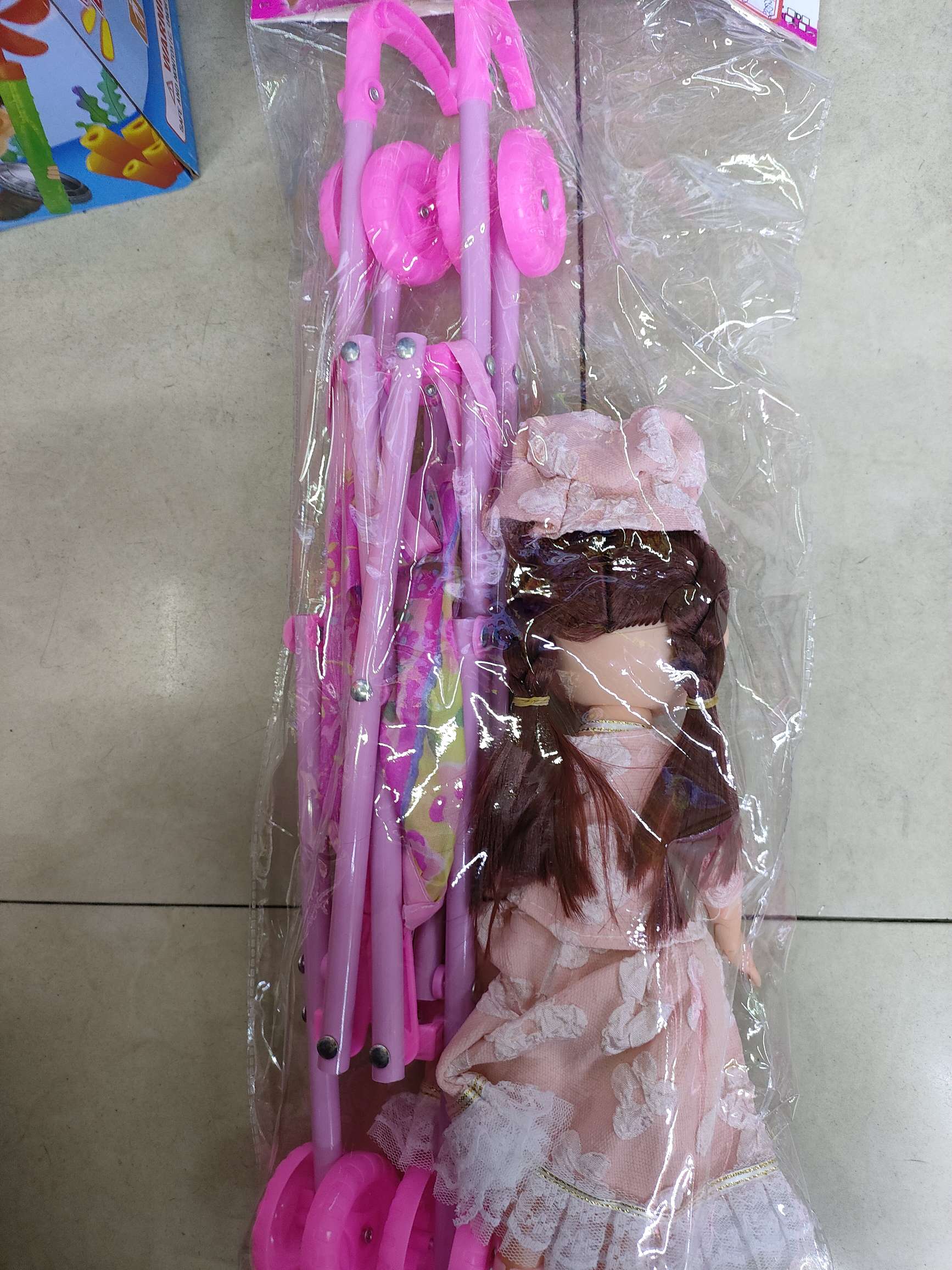 精美娃娃带推车套装，卡头袋包装，清装不混装。19.9元/个，96个/箱。新款热销高档娃娃详情图8