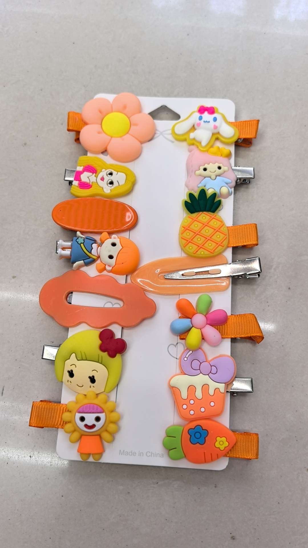 The cute and adorable cartoon hair band, headband, baby hairpin clip and little girl's headwear Application Scenario