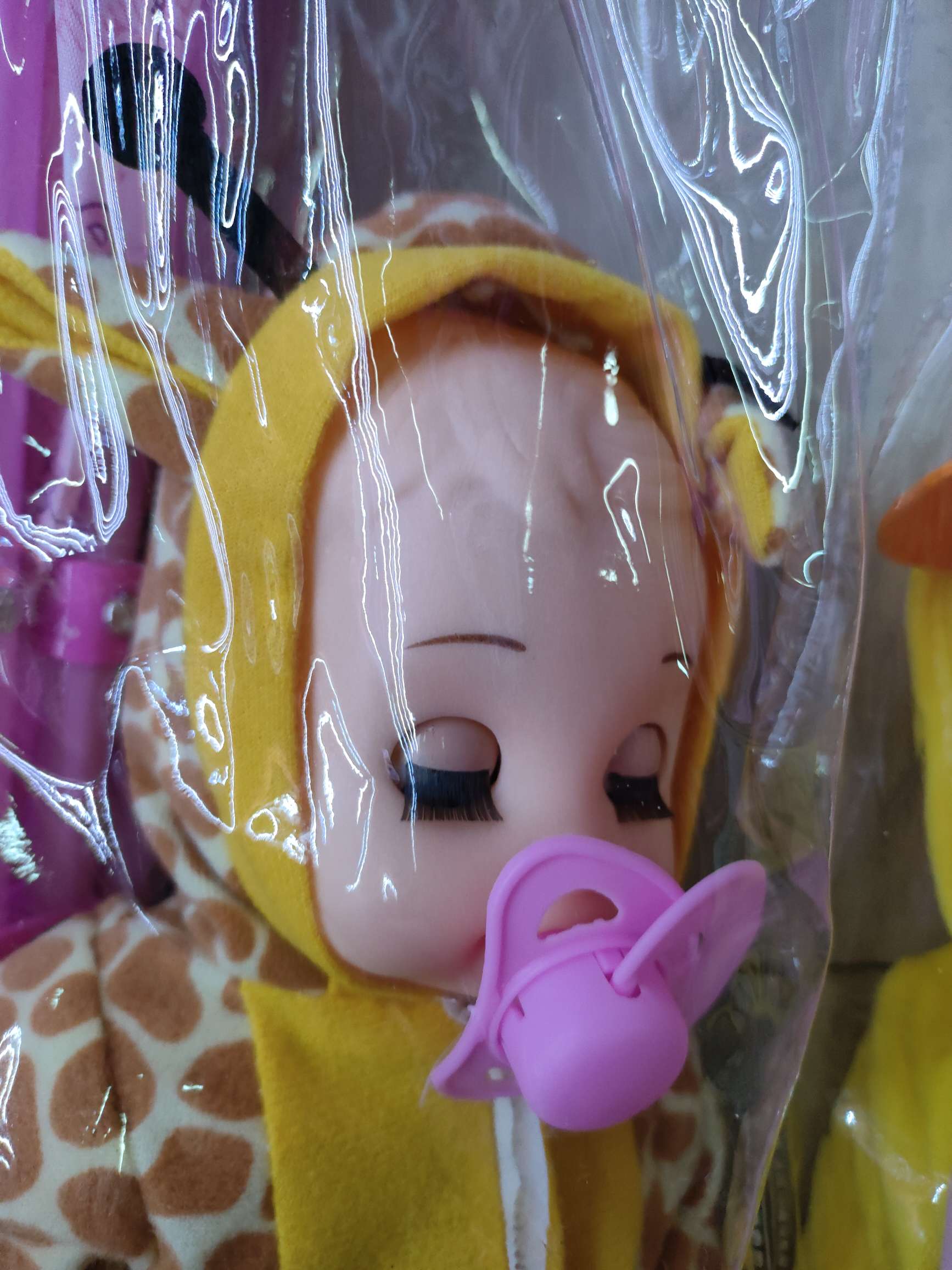 新款热销娃娃带推车，卡头袋包装，清装不混装。17.9/个，48个/箱。娃娃新款热销高档精美细节图