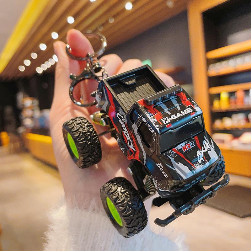 Cartoon Mini Jeep Keychain Camouflage Warrior off-Road Vehicle Key Chain Advanced Sense Boy Schoolbag Pendant