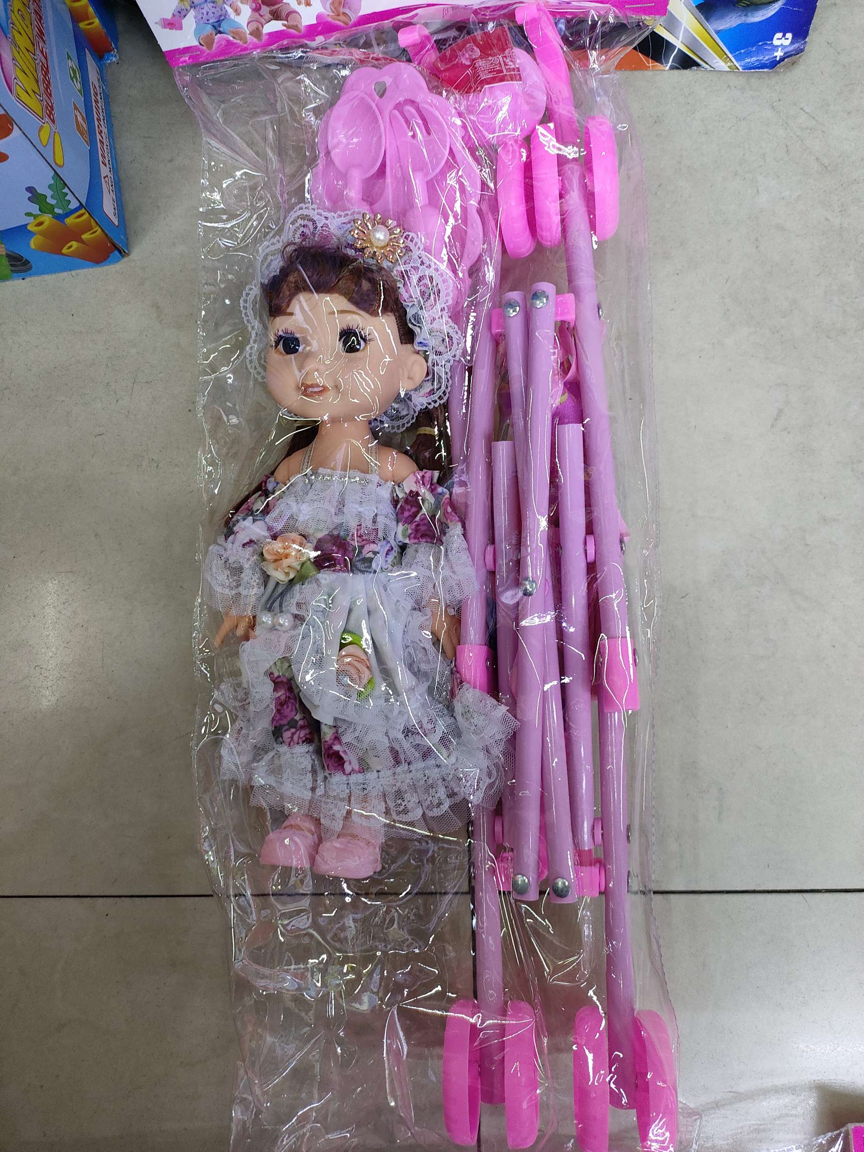 精美娃娃带推车套装，卡头袋包装，清装不混装。19.9元/个，96个/箱。新款热销高档娃娃详情图12