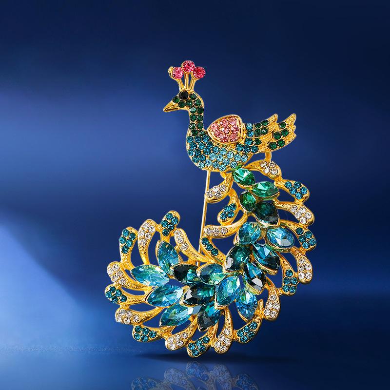 peacock brooch women's coat shawl corsage pin buckle splendid crystal korean style elegant clothes accessories factory wholesale