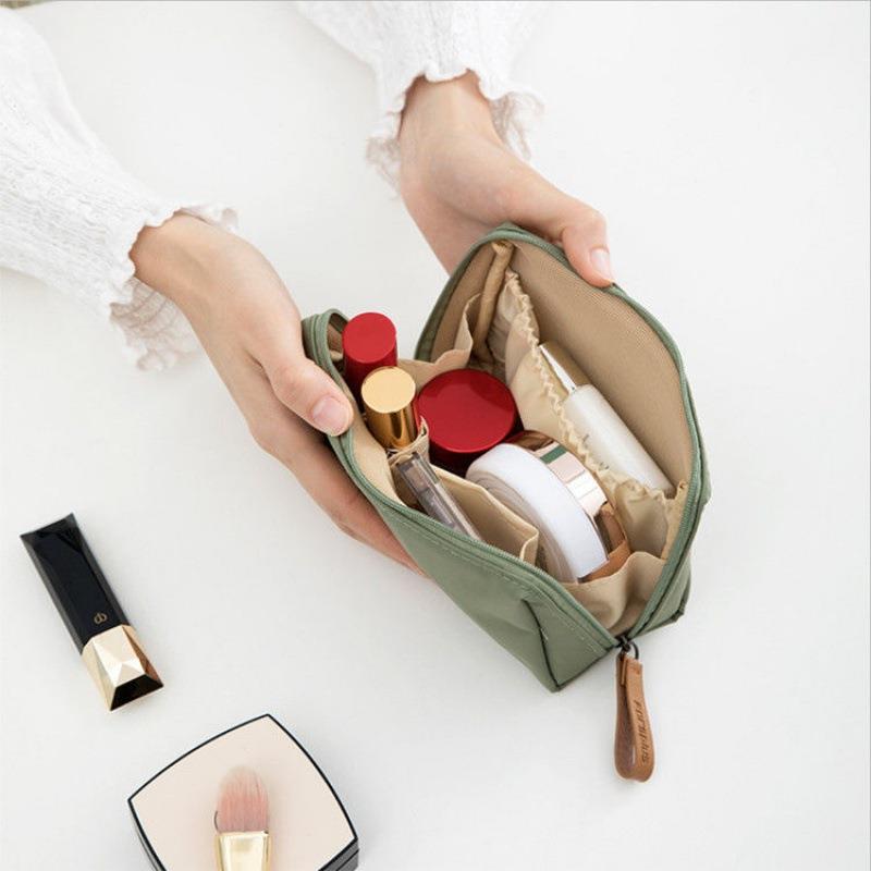 Carefully selected cosmetic bags with a high-end feel, Korean style, Instagram trend red envelopes, cationic travel storage bags, clutch bags, and cross-border popularity detail image 2