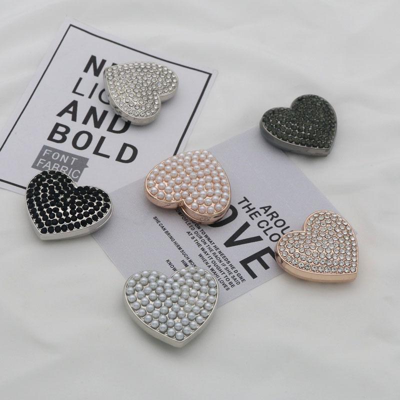 cross-border chest buckle seamless brooch magnet heart magnet scarf buckle clothing accessories high-grade magnet scarf buckle