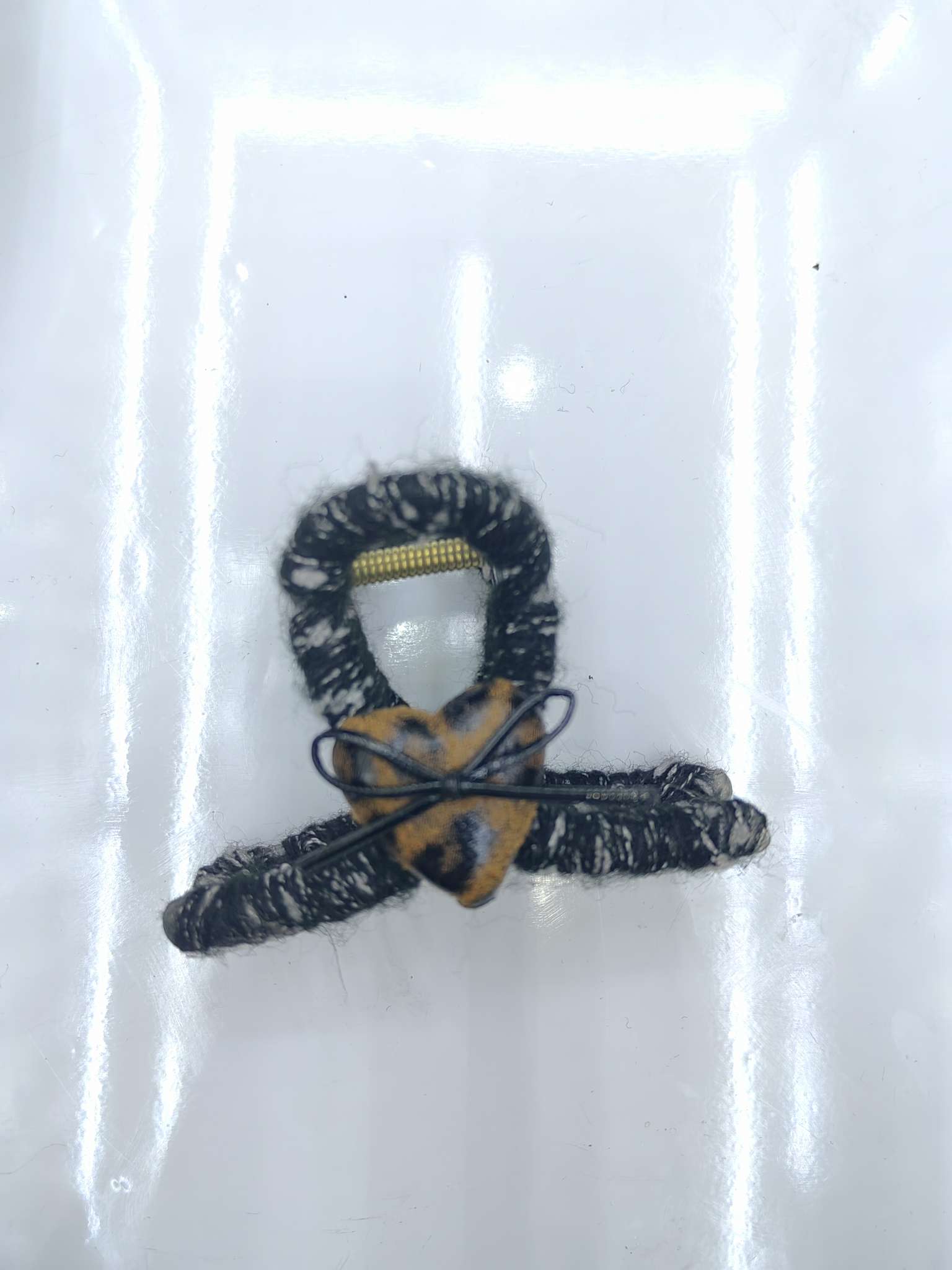 饰品专卖 发饰头饰套装 发卡抓夹透明款 发夹头卡时尚潮流 简约耐用不易脱落发卡抓夹细节图