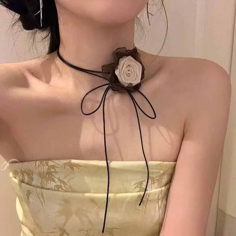 FLY1897 New Chinese-style ancient-style flower-tied choker Necklace, Chinese-style accessory for women, neck strap, flower-tied collarbone chain details Picture