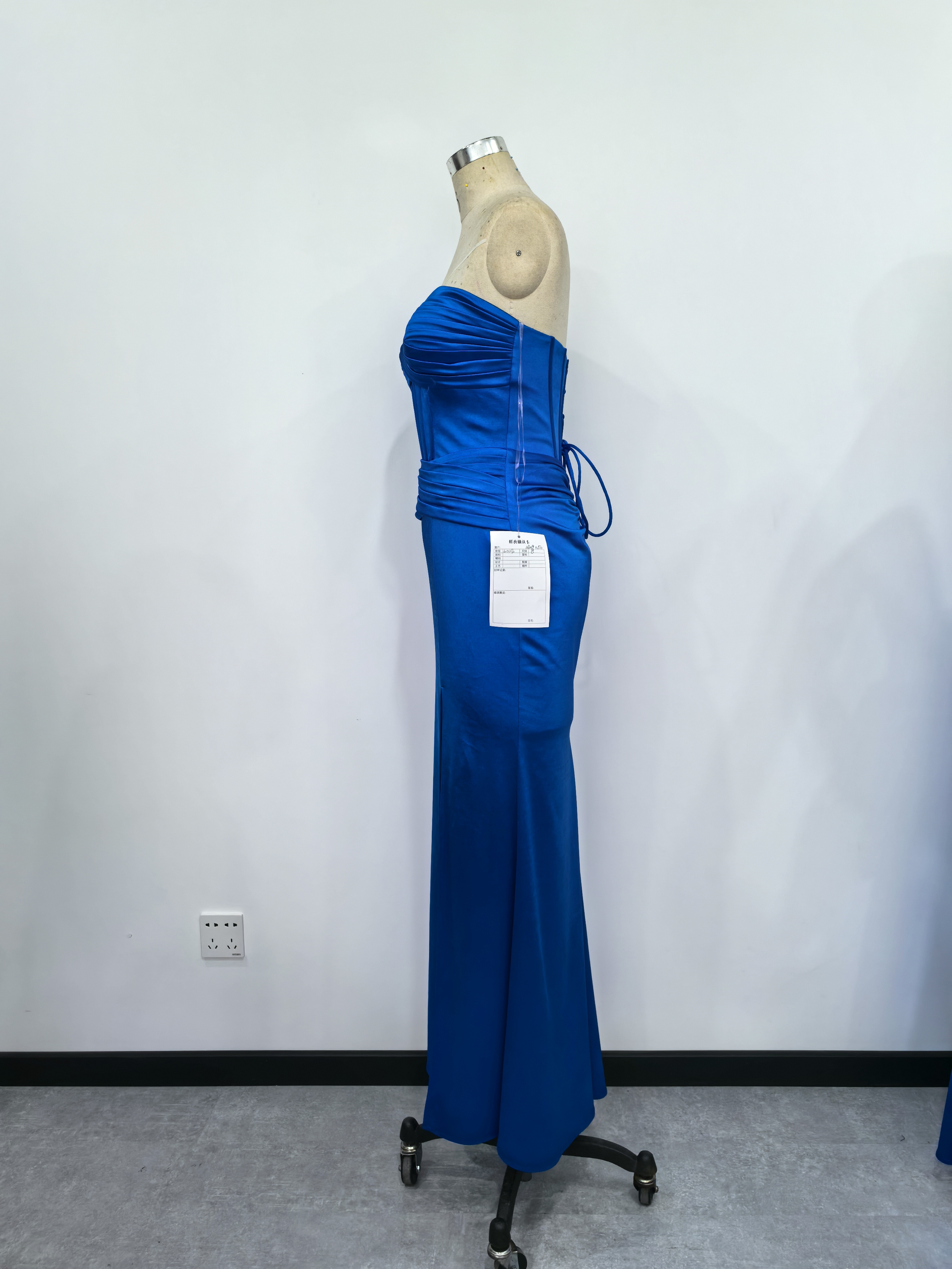 2025 Spring New Cross-Border European And American Women's Slim Slit Long Dress Backless Dress Evening Gown G6002 Application Scenario