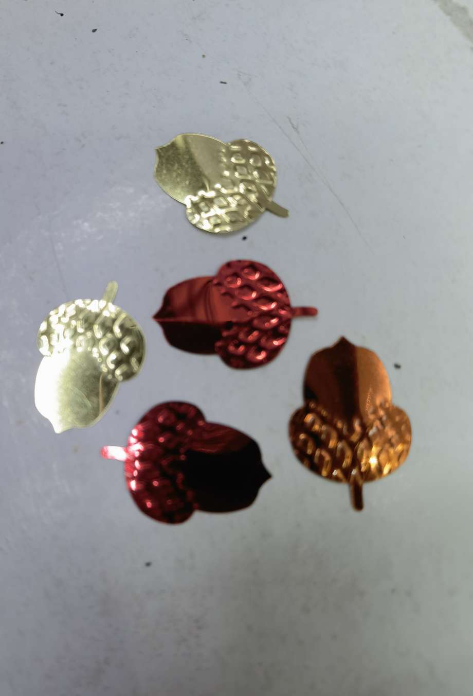 Pinecone sequin 20mm, eco-friendly in multiple colors, suitable for children's handicrafts, bags and various accessories, Jincan 148