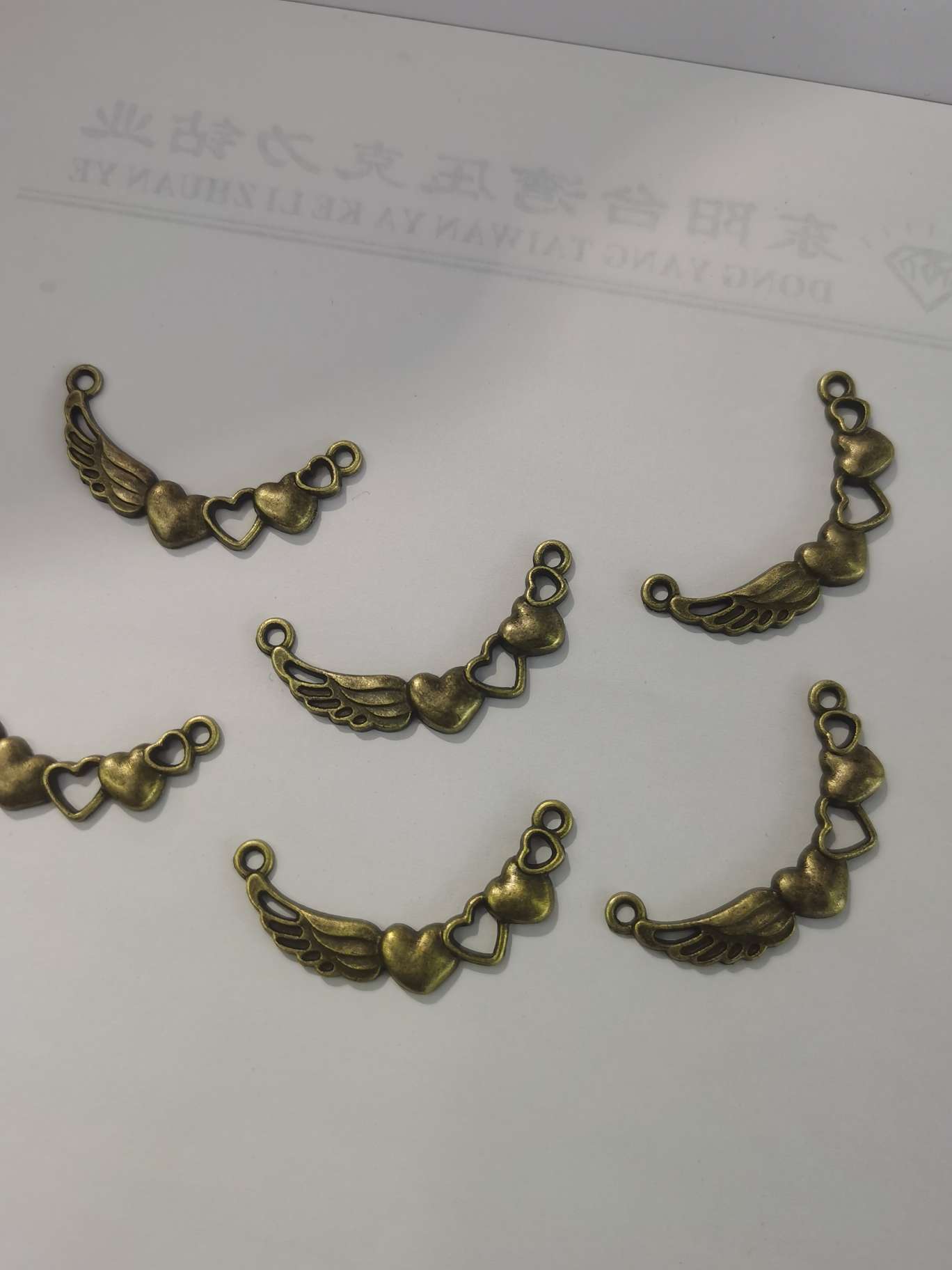 Fashionable, versatile and personalized alloy accessory ZN-3491 Application Scenario