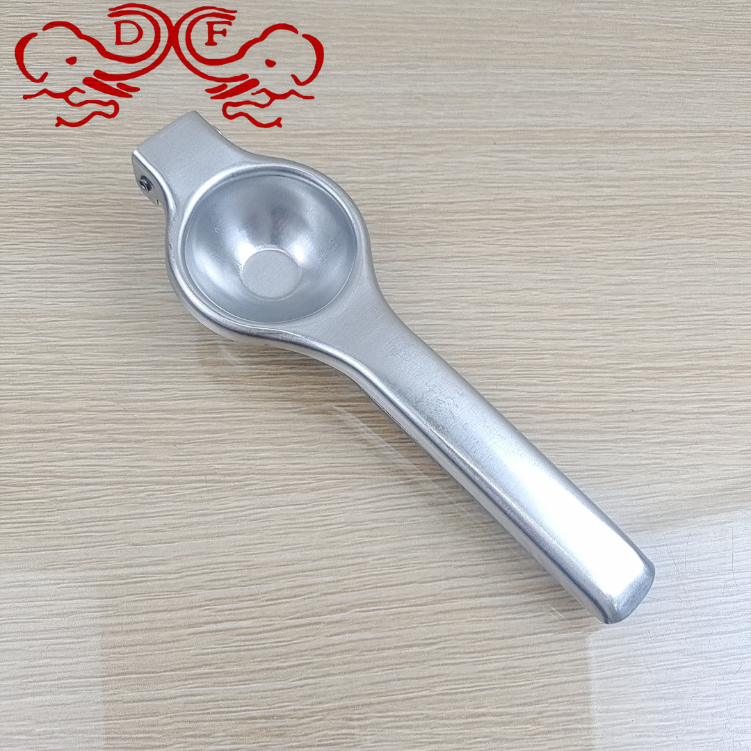 DF99689 Stainless steel Manual Juicer Kitchen Gadget Squeezer Multifunctional hand juicer Lemon clip DF TRADINGHOUSE Application Scenario