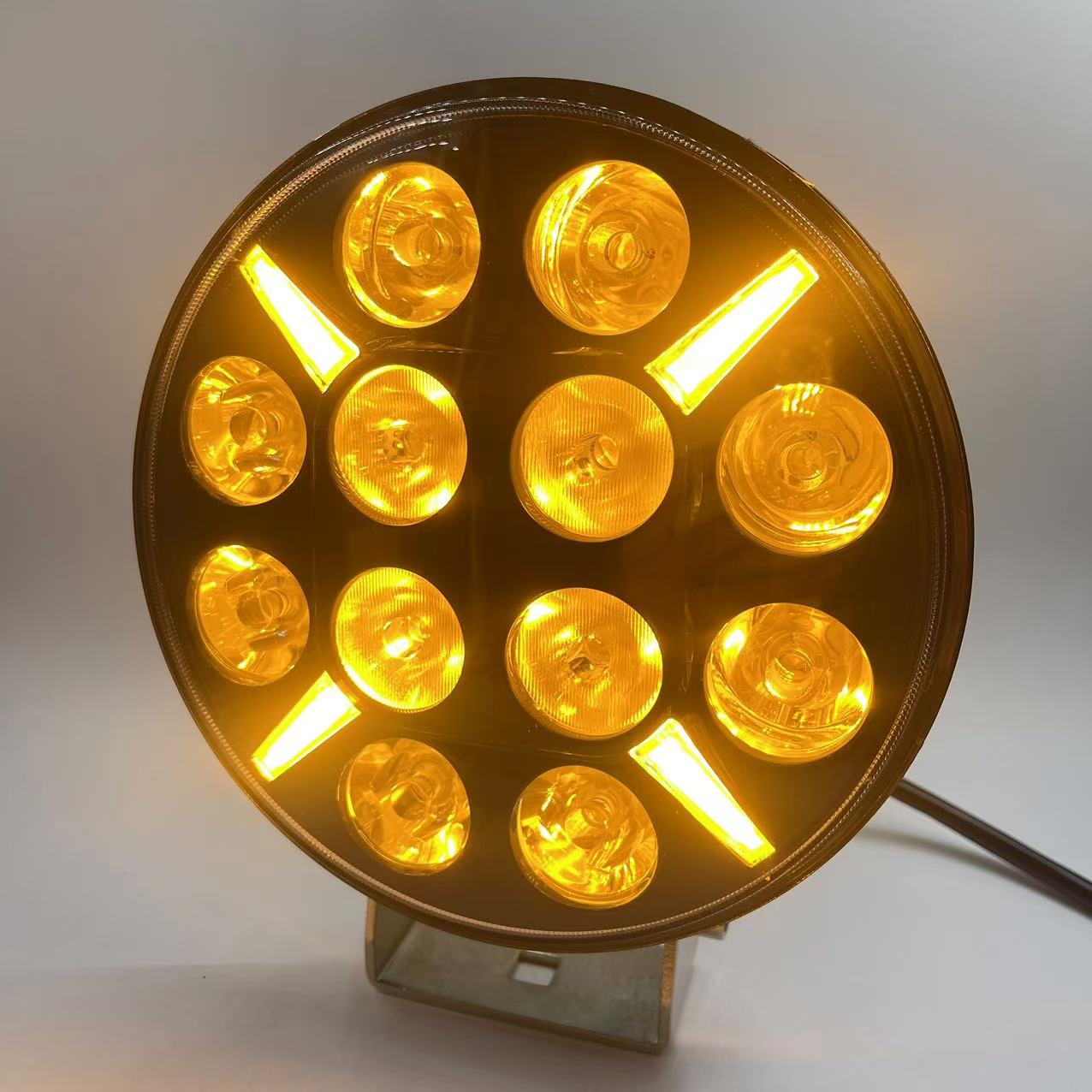 Truck LED lights, Volvo European truck lights, searchlights, fog lights, roof lights, yellow and white lights, Russian foreign trade details Picture