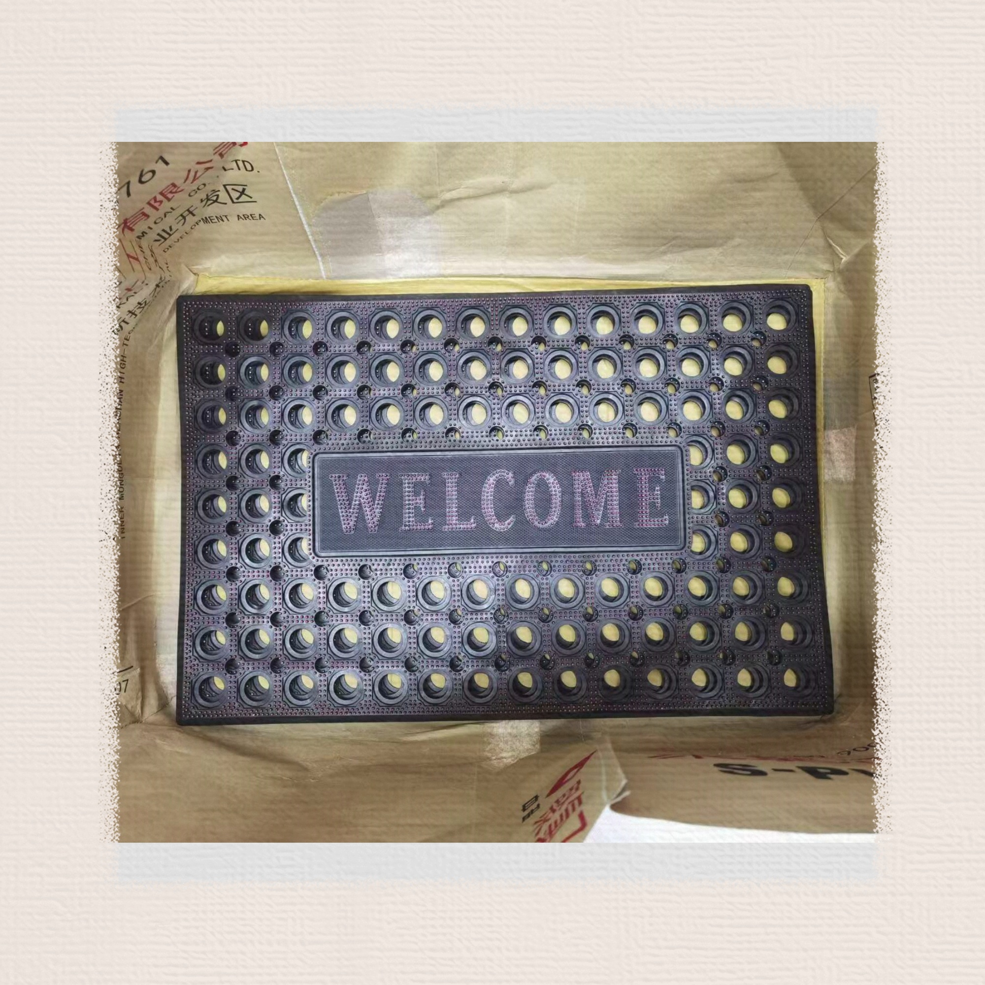 PVC square door mat, kitchen waterproof mat, bathroom mat, anti-slip mat, injection molded welcome floor mat, size 40*60cm, mixed with regular 4-5 colors details Picture