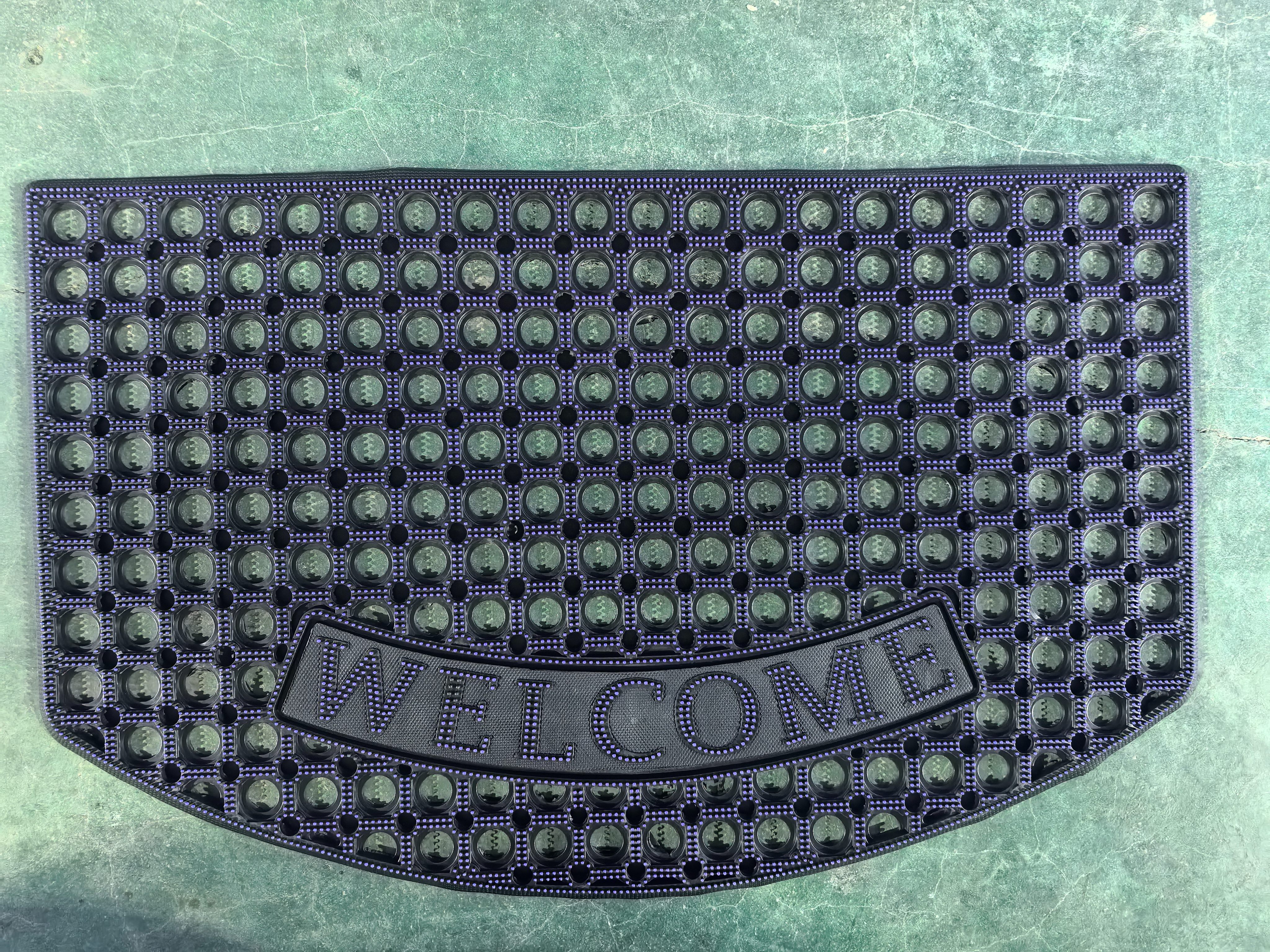 PVC round hole door mat, kitchen waterproof mat, bathroom mat, anti-slip mat, injection molded welcome floor mat, size 40*60cm, mixed with 5 regular colors Item Picture