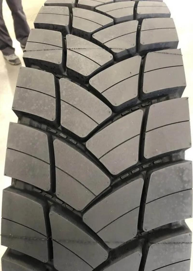 高品质子午线纵向花纹重型卡车轮胎内胎卡车 TBR 轮胎