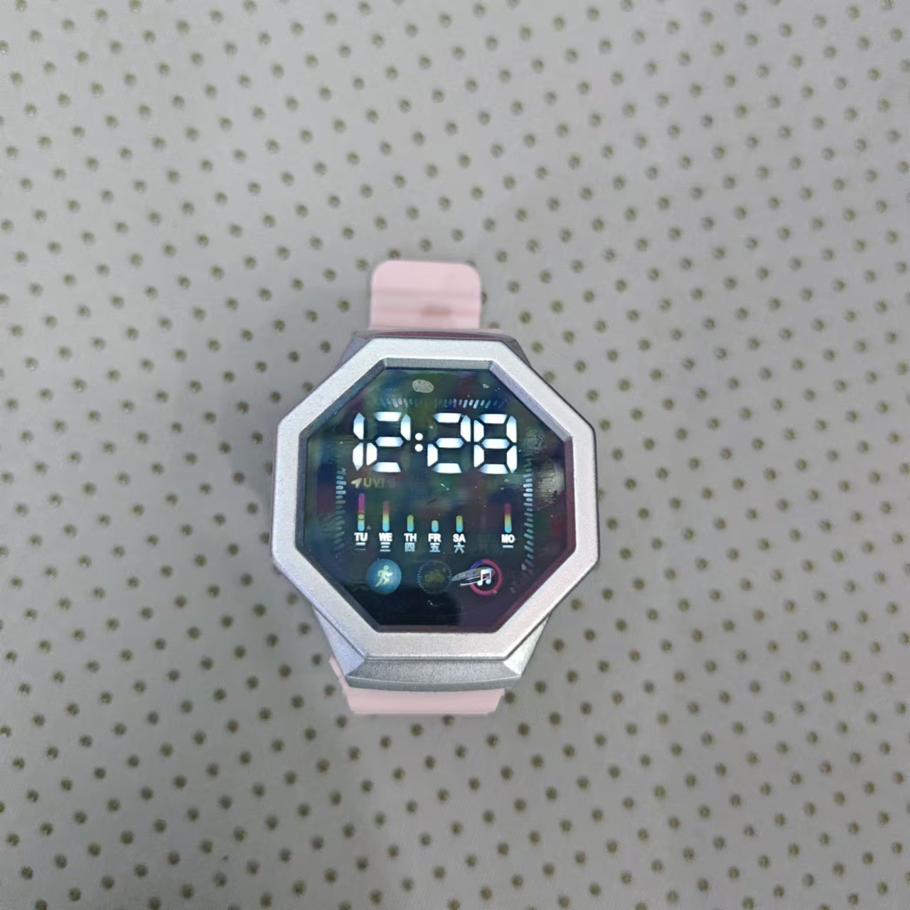 触屏电子表 学生运动时尚表  礼品活动赠送   单个OPP袋包装 厂家直销 P10 高高电子详情5