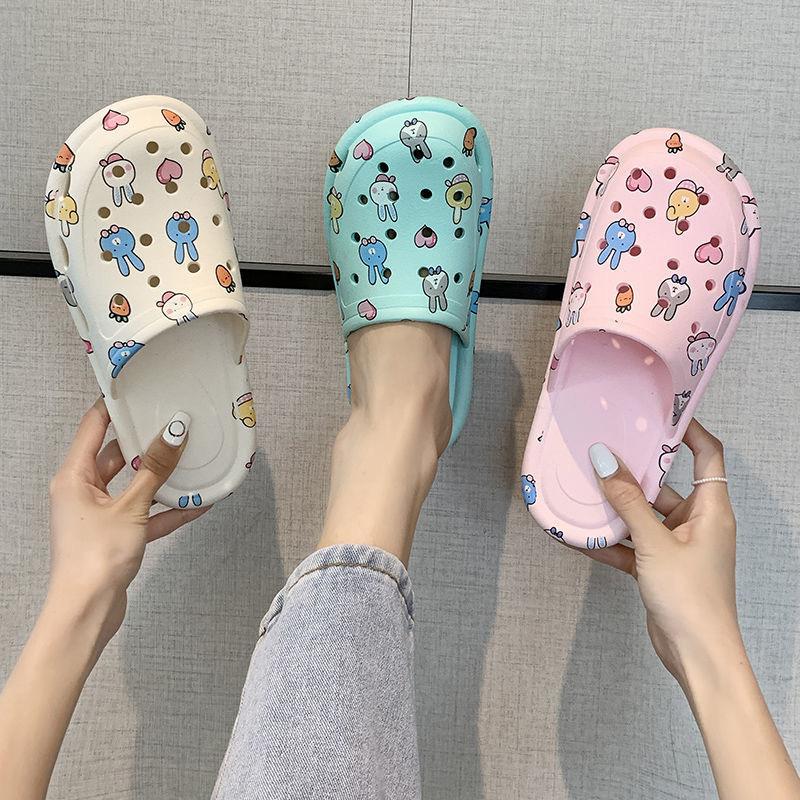 flat beach shoes spring summer non-slip wear-resistant outdoor hole shoes women's cute head cover half slippers factory wholesale