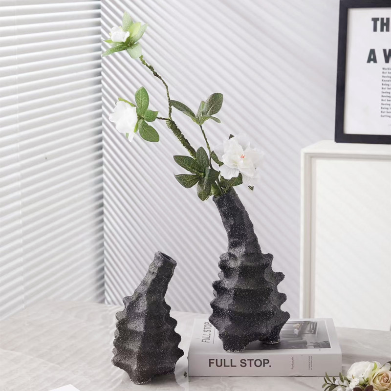 Simple and creative geometric ceramic vases, flower arrangements, living room dining tables, wedding model rooms, decorative ornaments details Picture