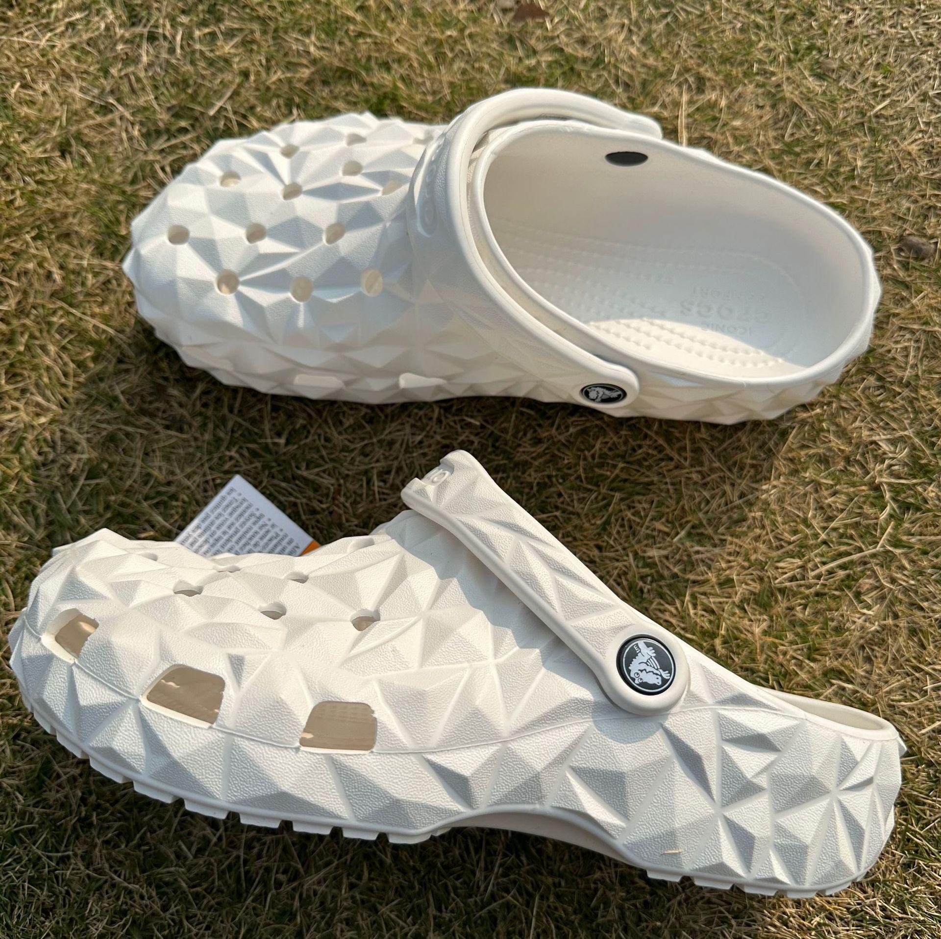 foreign trade new khaki men's and women's shoes 2024 spring sports outdoor beach shoes breathable durian hole shoes hand office