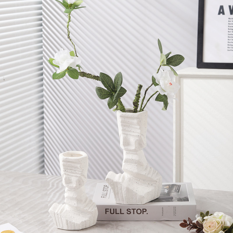 Simple and creative geometric ceramic vases, flower arrangements, living room dining tables, wedding model rooms, decorative ornaments Application Scenario