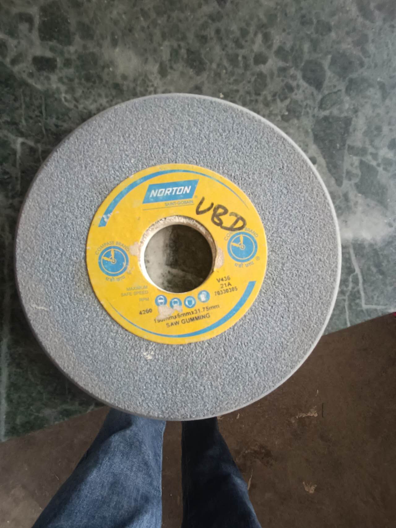 Extra-large specification grinding wheels, grooved grinding wheels, special-shaped grinding wheels, white corundum grinding wheels, white corundum grinding wheels Application Scenario