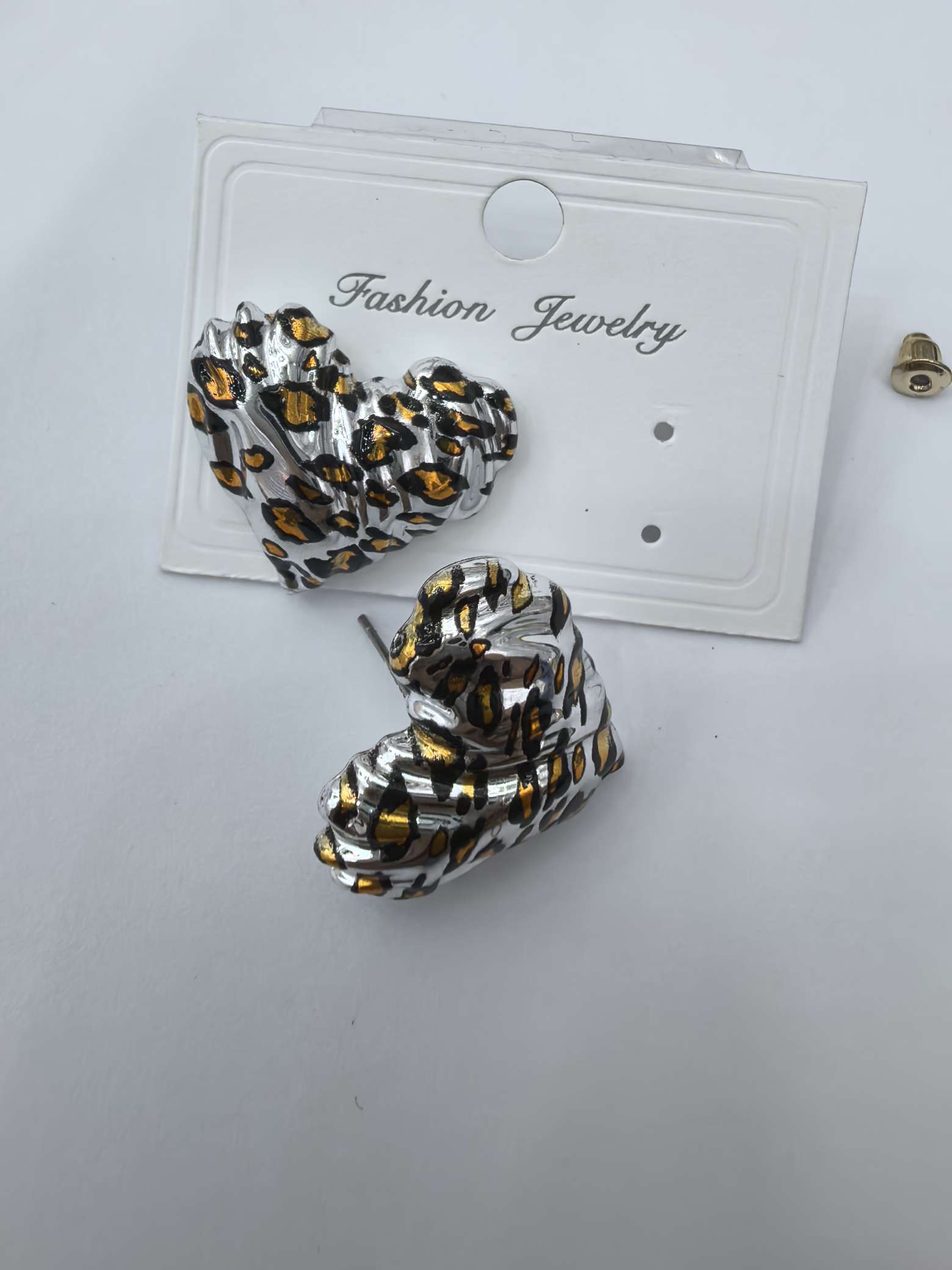 饰品店推荐 玻璃耳环耳饰 独特设计耳夹 高级感时尚耳环 简约风格耳饰精选