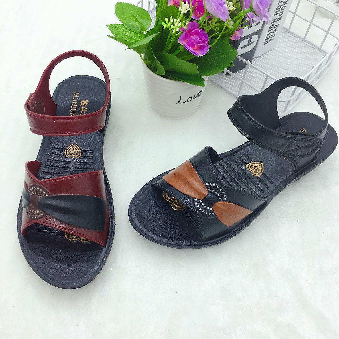 Women's Sandals 2019 Summer New Wedge Vietnam Sandals Running Rivers and Lakes Street Vendor Shoes Casual Lady Mom Sandals