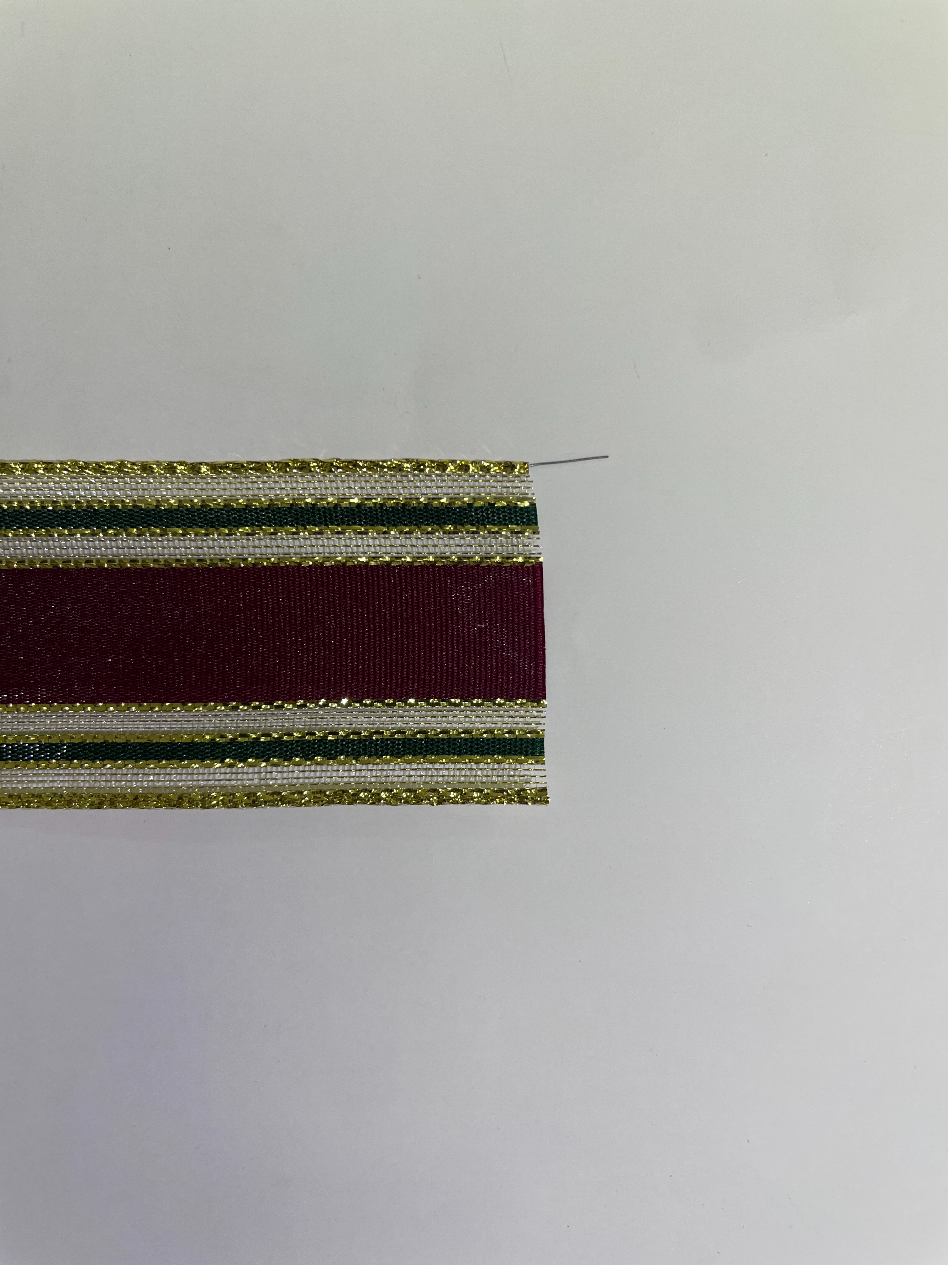 Item No. : 1261 Christmas Gift Packaging Decoration DIY Wine Red Dark Green Gold Onion Mesh Belt Golden Edge Christmas Webbing 3.8cm Specification image