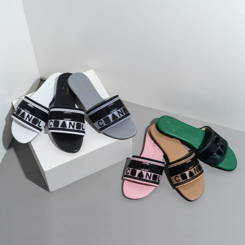 Slides European and American Ladies internet Celebrity Letter Embroidered Slippers Women's Summer Slides Outdoor Beach Sandals Women's Shoes