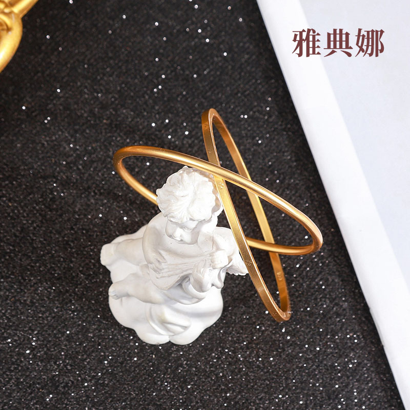 In 2024, Douyin's best-selling simple double-loop four-leaf clover bracelet, sand gold titanium steel plain loop coil bracelet, non-fading women's fine traditional plain loop bracelet Specification image