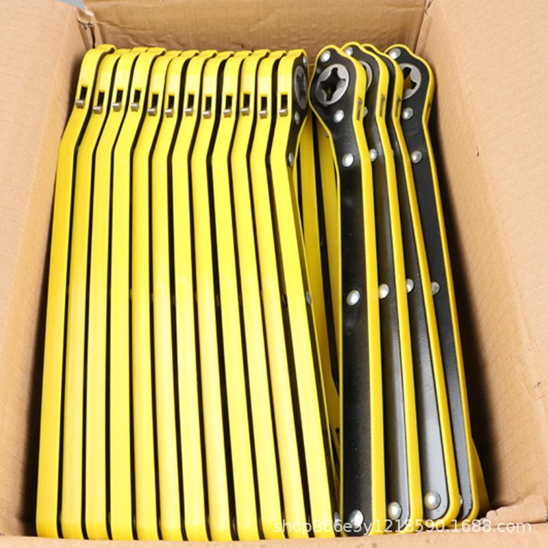 Car Jack Power Wrench Hand Scissor Car for Small Car Jack Labor-Saving Ratchet Wrench Hand Crank Application Scenario