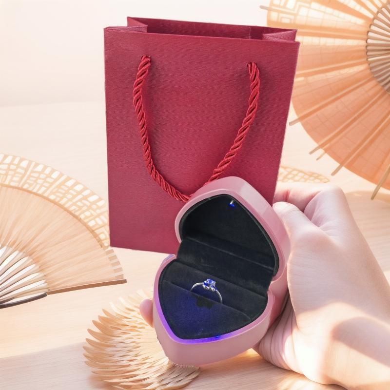 high-grade heart-shaped diamond surface with led light ring box single pairs of paint jewelry box jewelry storage pendant jewelry box