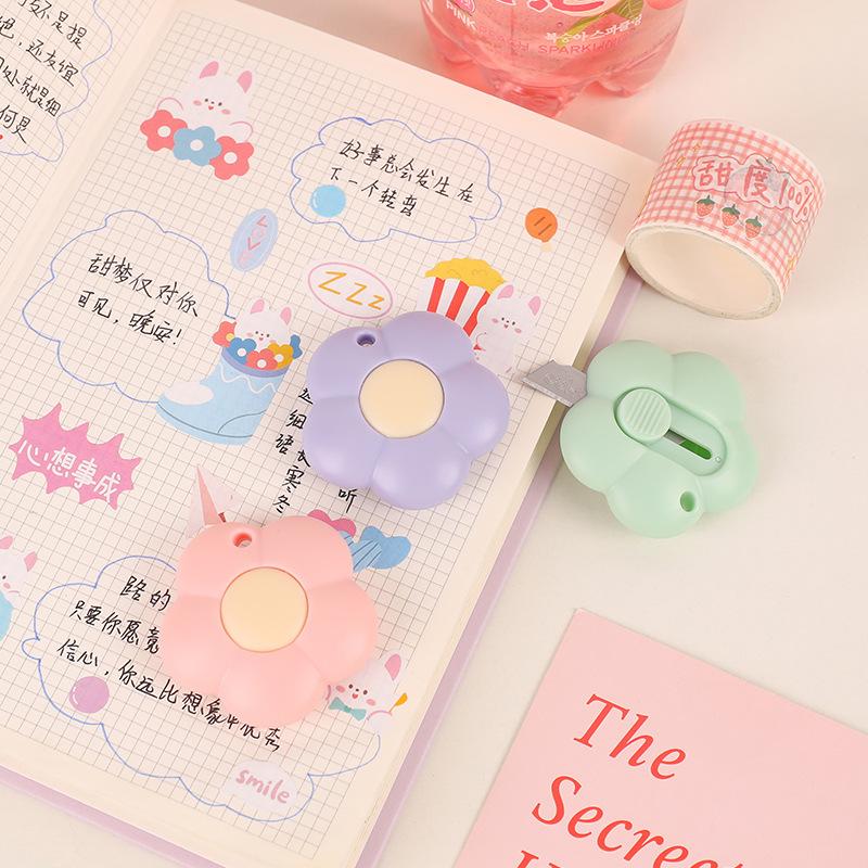 creative cute flowers art knife office student cut small blade with unpacking knife girly heart stationery adhesive tape Application Scenario