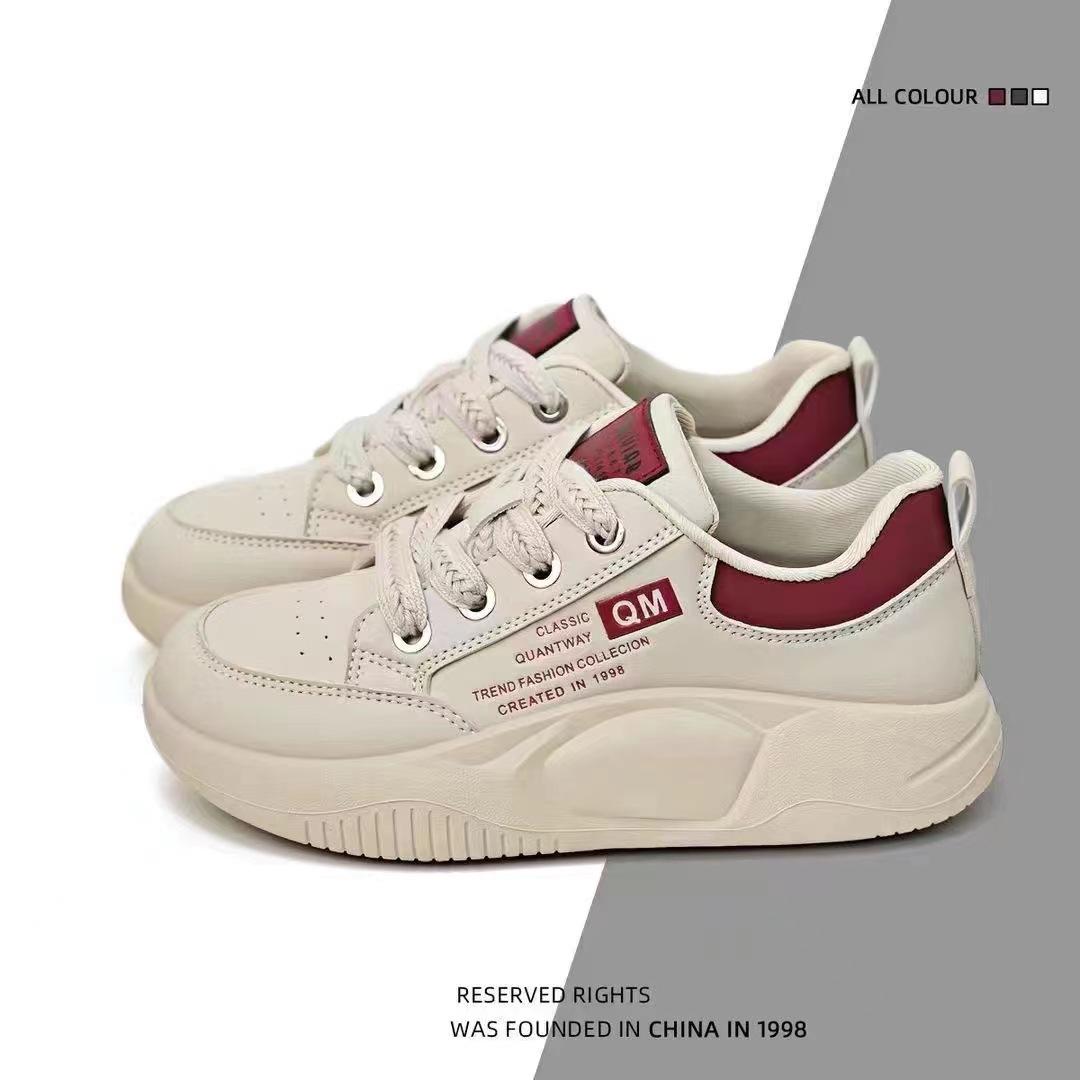 2024 spring white shoes women's shoes new internet hot thick bottom real cake board shoes soft bottom casual mom shoes