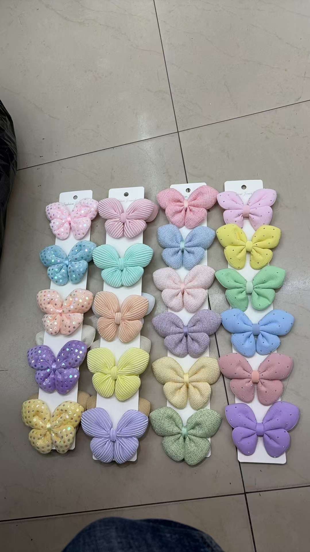 儿童专用三角巾头带 发箍头巾式发带 饰品发饰 头饰发带款式多样 时尚可爱头带设计，夹子发带儿童发带浙