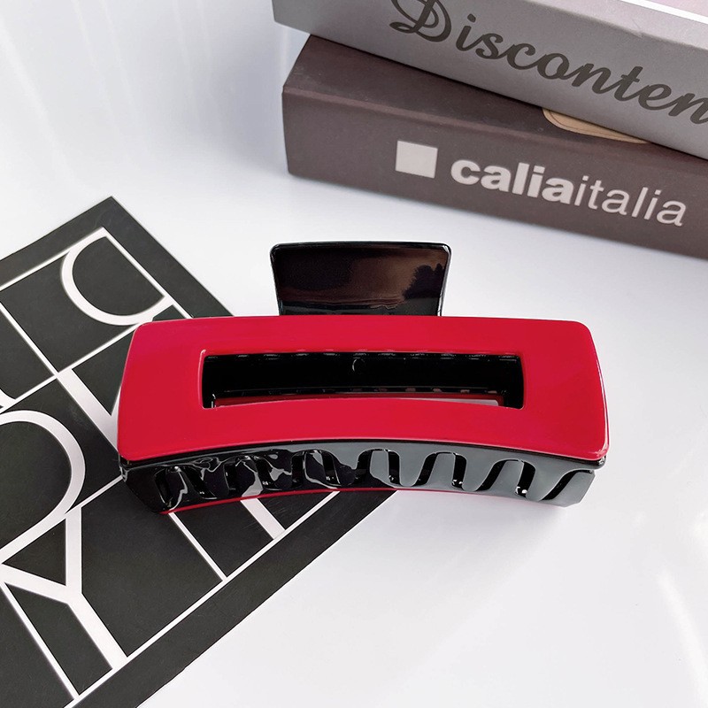 新客大红色时尚抓夹，展现出独特的精致感。它宛如一颗璀璨详情图5